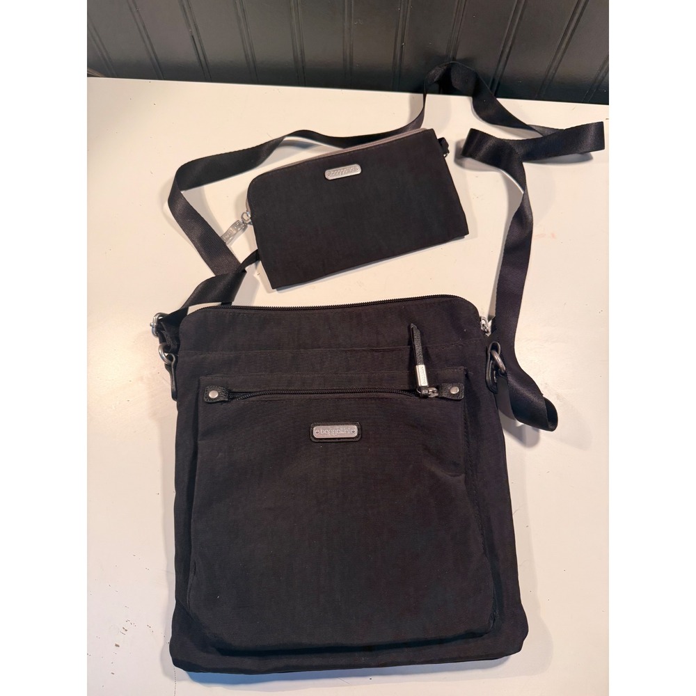 Baggallini Black Nylon Crossbody Messenger Bag with Removable Pouch Pockets